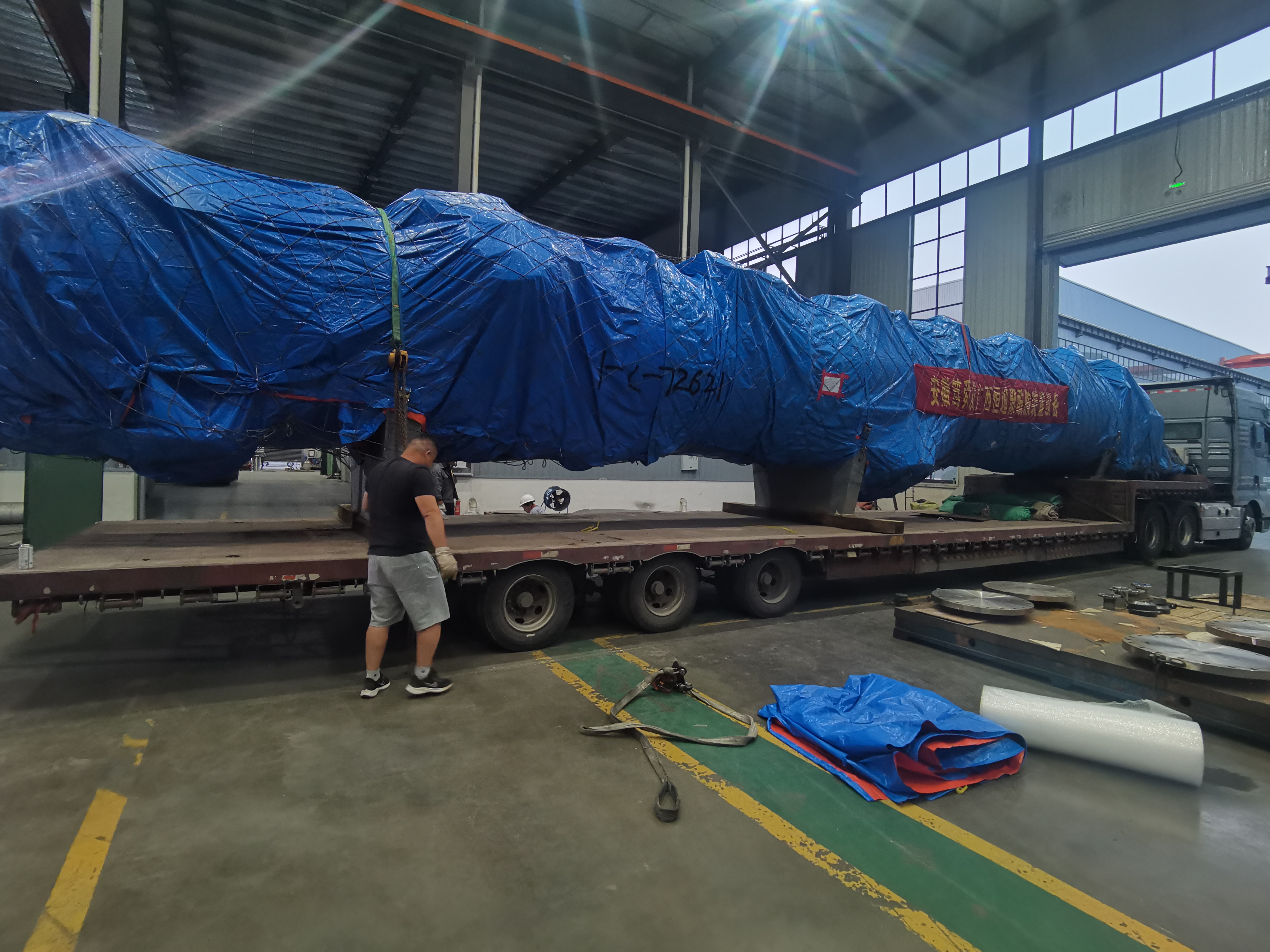 安徽笃舜发广西恒逸聚酰胺装置设备发货现场