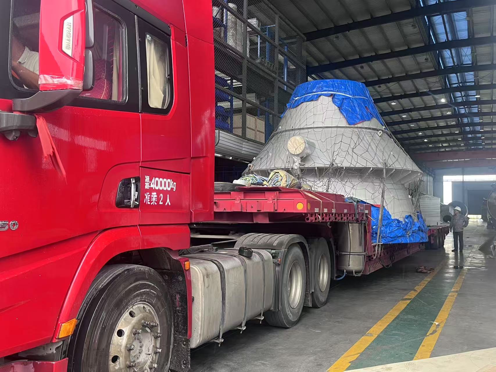 笃舜发往湖北天岳天门新材料项目设备发货现场