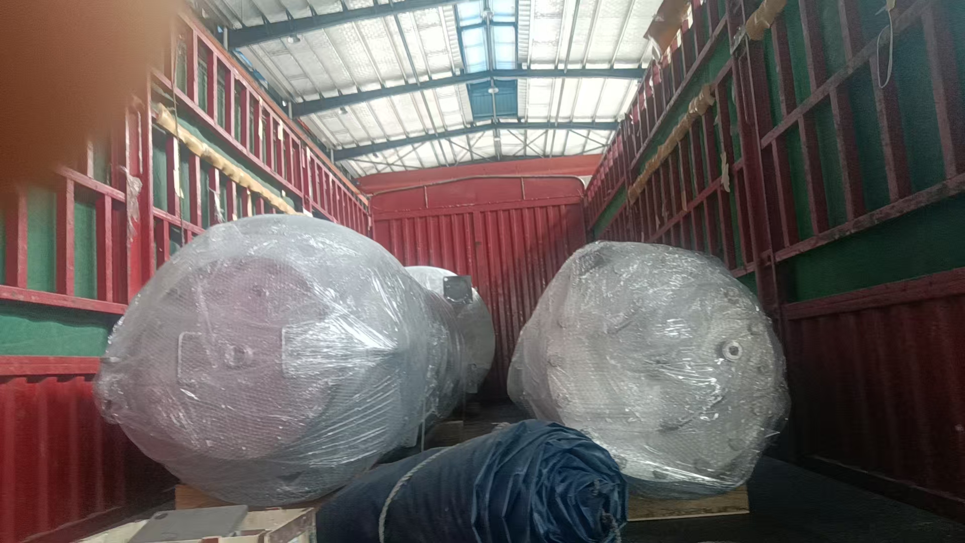 笃舜发往上海市奥星项目设备发货现场