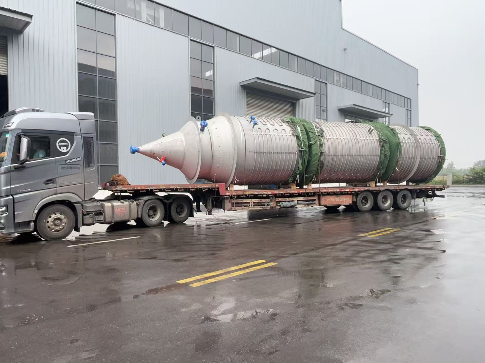 笃舜发往大连海新山东海龙博莱特化纤有限责任公司项目反应器